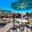 La Quinta Inn & Suites by Wyndham DFW West-Glade-Parks