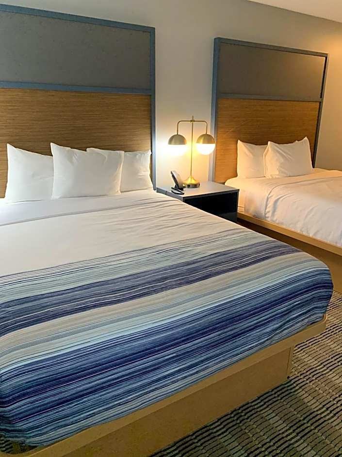 AmericInn by Wyndham Marshfield