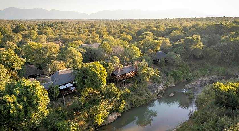 Karongwe River Safari Lodge