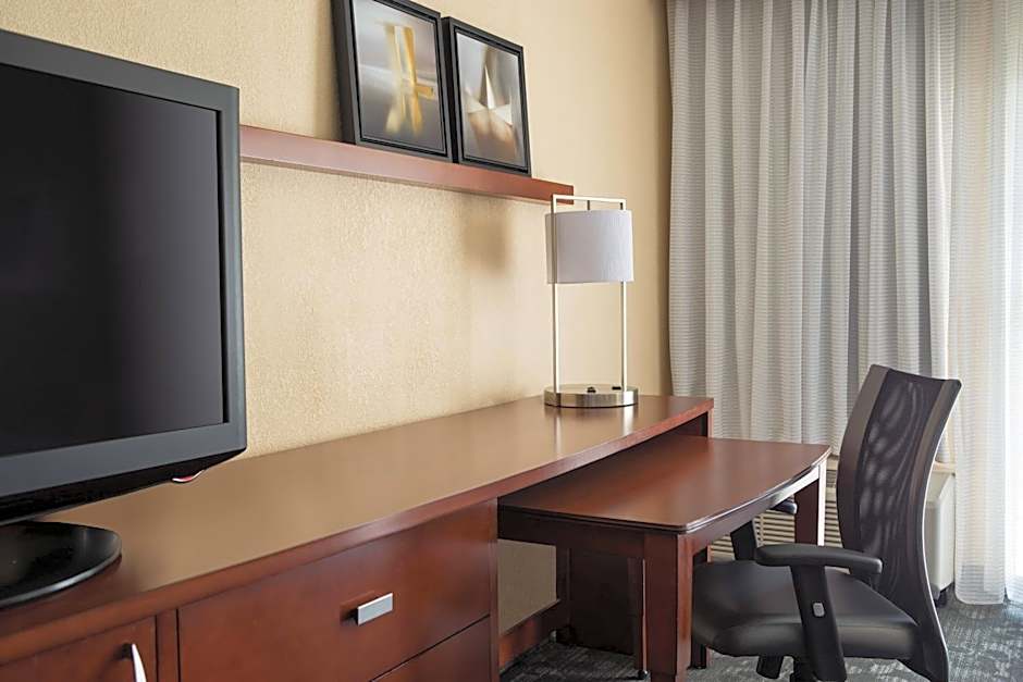 Courtyard by Marriott Denver Central Park