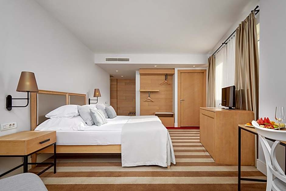 Crowne Plaza Budva by IHG