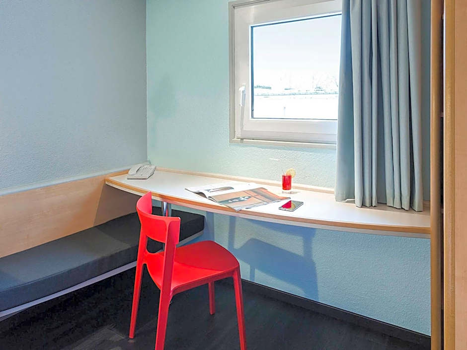 ibis Dieppe Val Druel