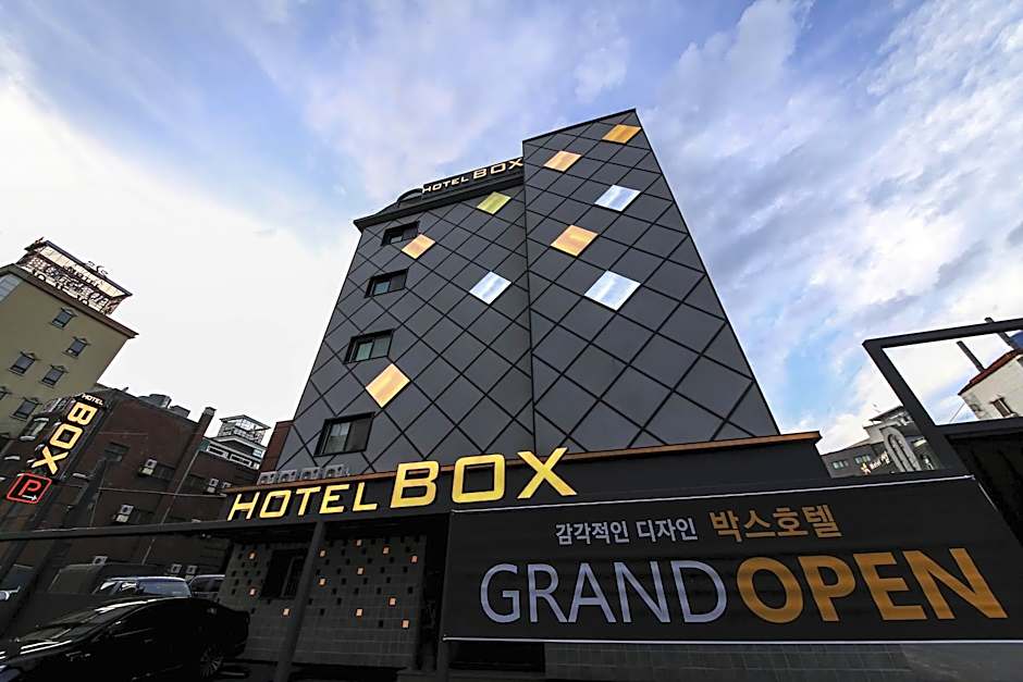 hotel box