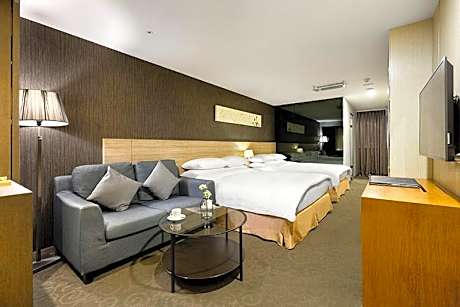 Deluxe Quadruple Room