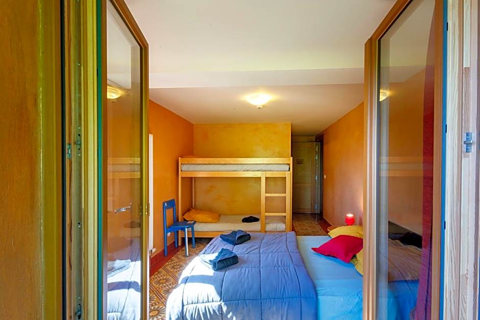 Eco-hôtel et Yourtes du Mercantour