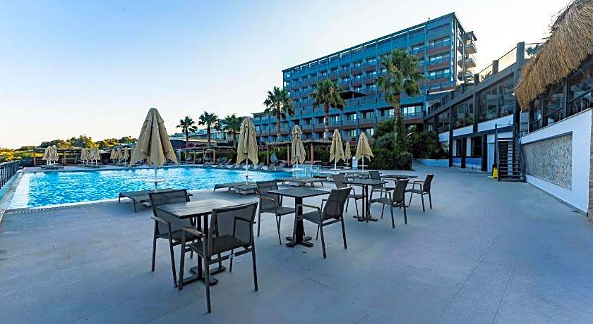 The Nowness Luxury Hotel & Spa