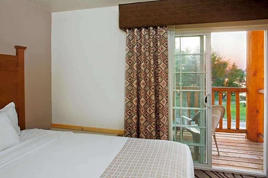 Best Western Plus Riverfront Hotel and Suites