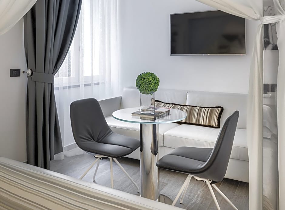 Photo 1 of 6 of Junior Suite, Annex Building