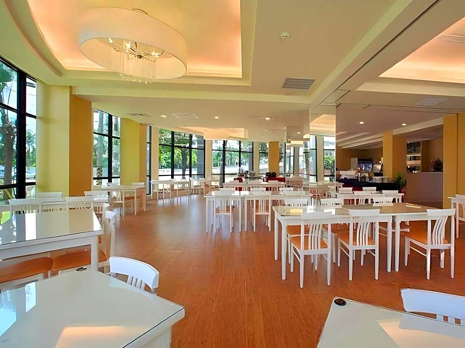L'arc Hotel