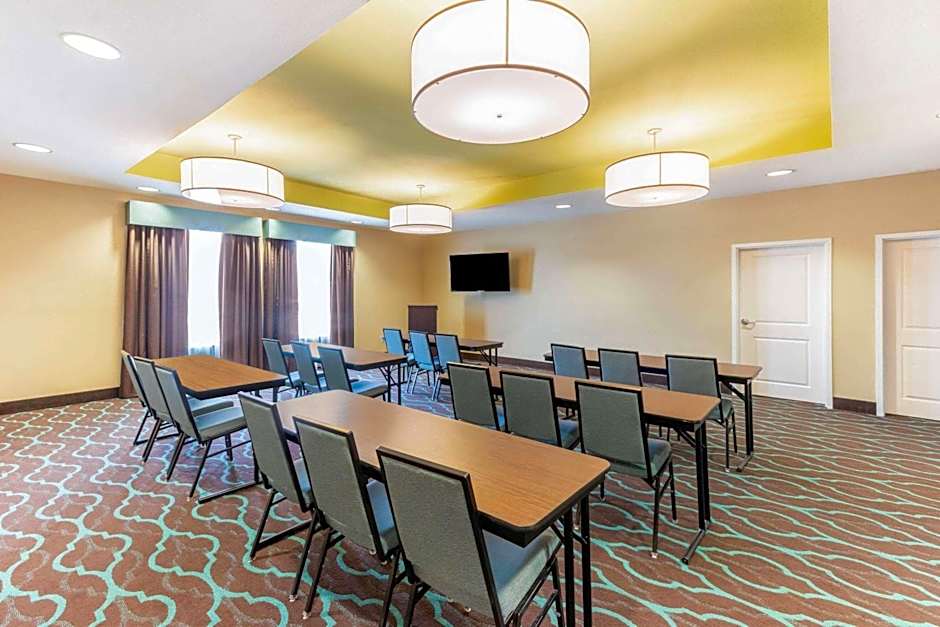 La Quinta Inn & Suites by Wyndham Carlsbad