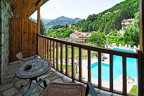 Twin Room with Mountain View, Hydromassage Shower and Fireplace