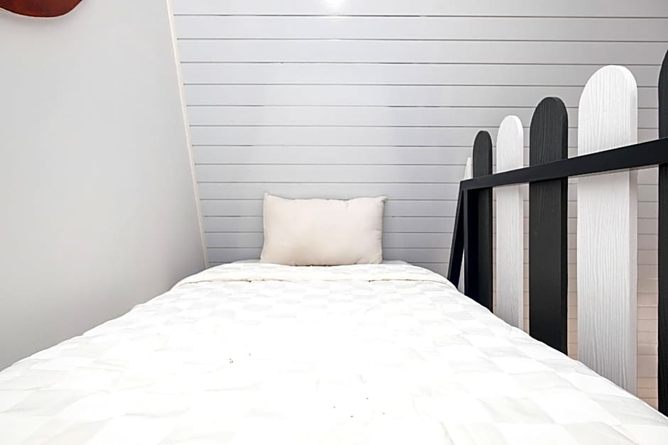 RedDoorz @ myRoom UMY