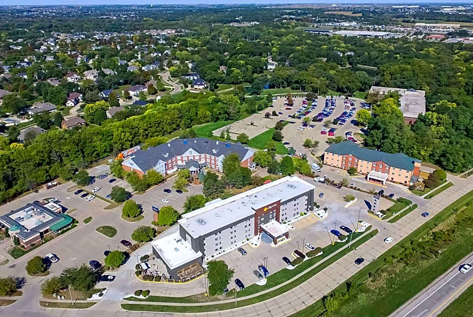 La Quinta Inn & Suites by Wyndham Des Moines West Clive