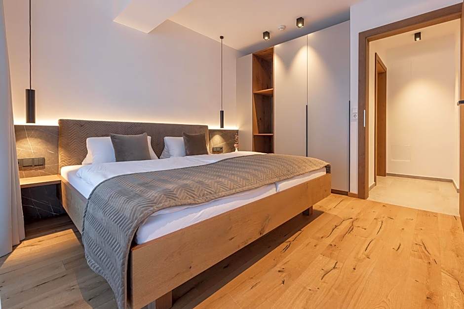 Max Mountain Apartments