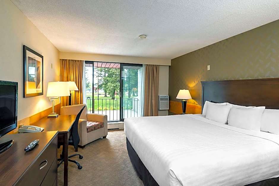 Prestige Riverside Lodge Quesnel