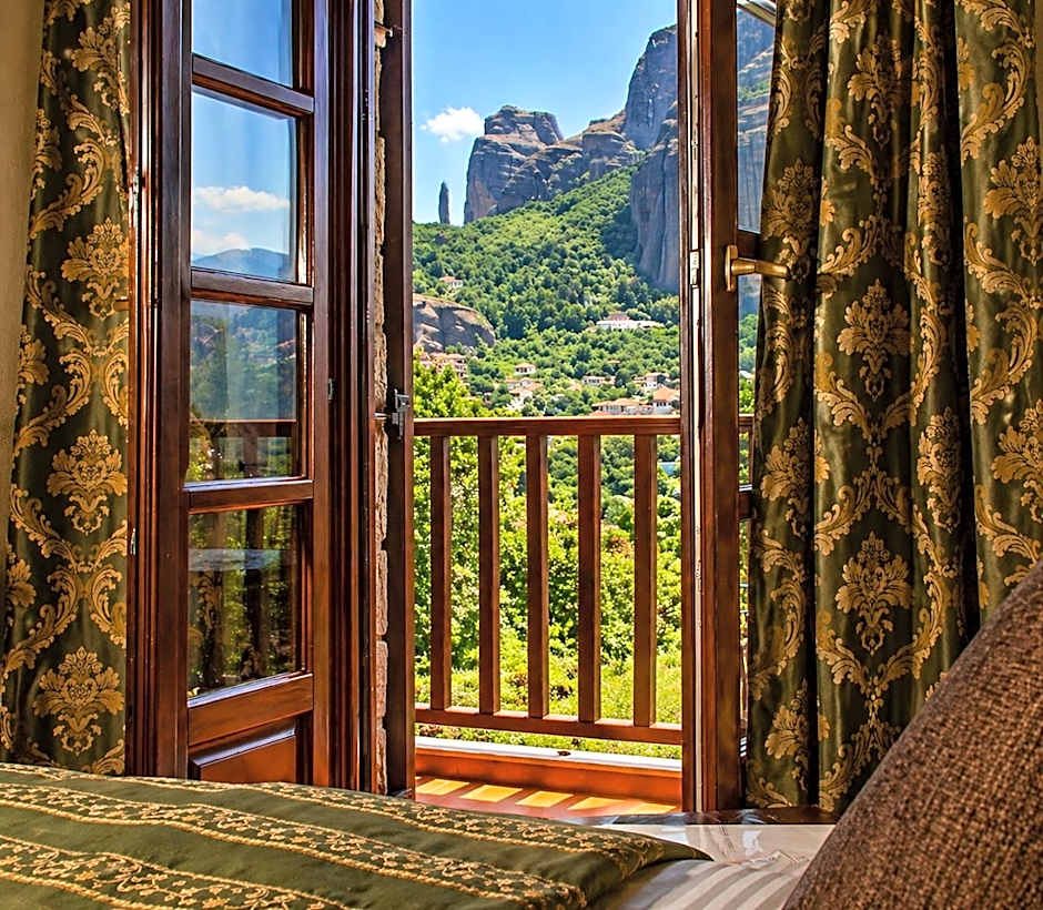 Hotel Doupiani House