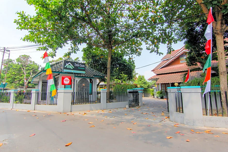 Embe Enem Homestay by ZUZU