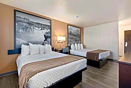 Queen Room with Two Queen Beds