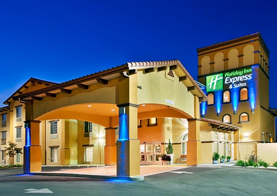 Holiday Inn Express Hotel & Suites Willows