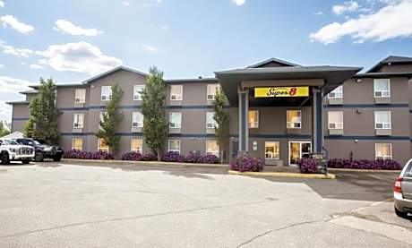 Super 8 by Wyndham Whitecourt