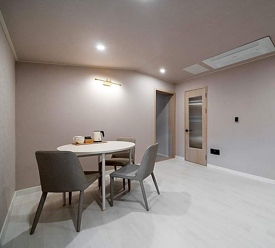 Geoje Mongdol Beach H Avenue Hotel