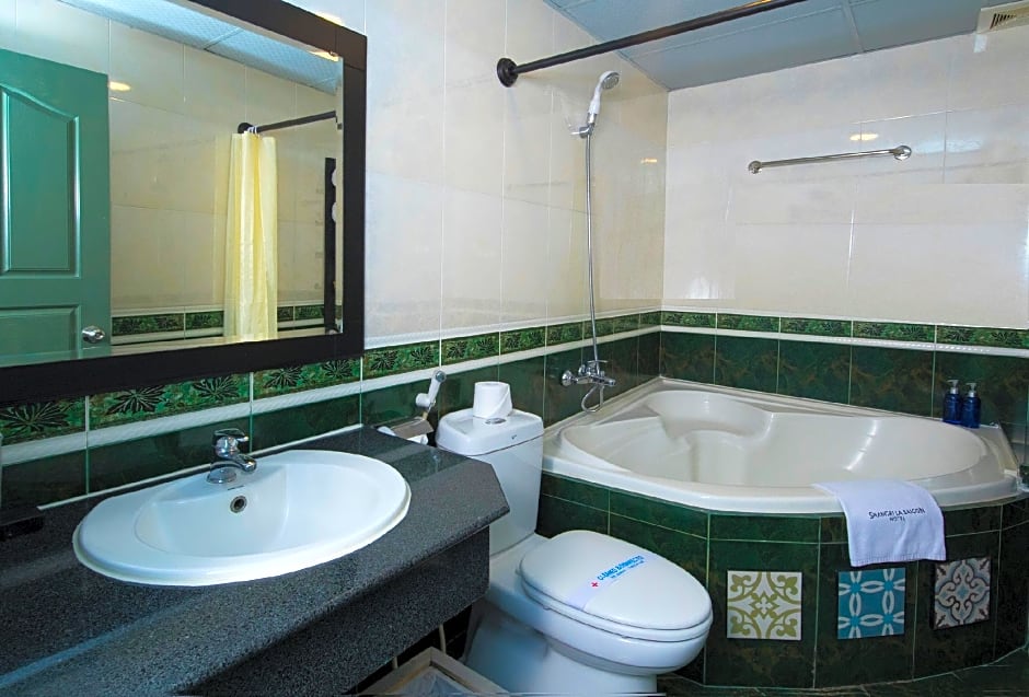 Good Vibes Central Hotel