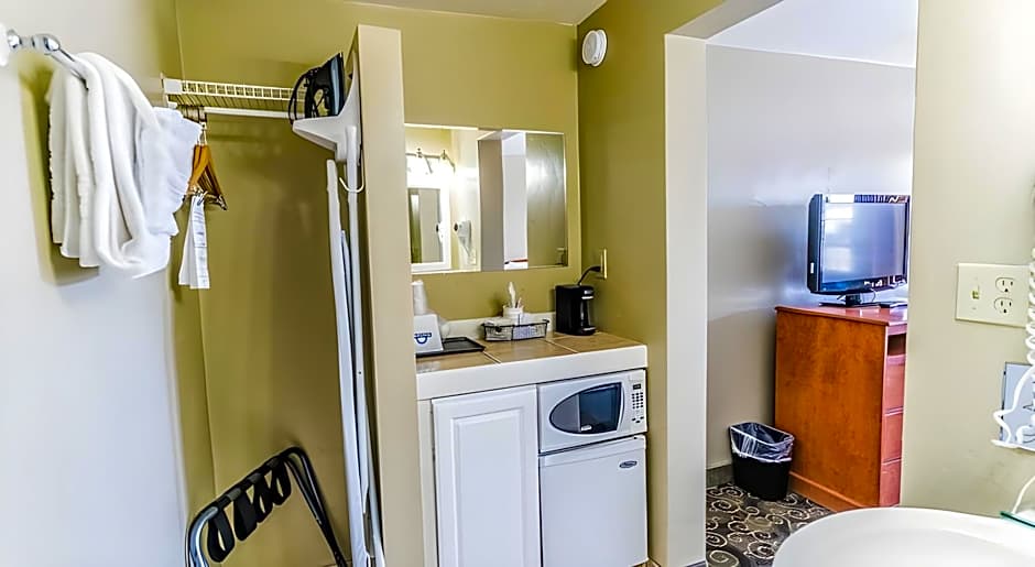 Days Inn by Wyndham Montrose