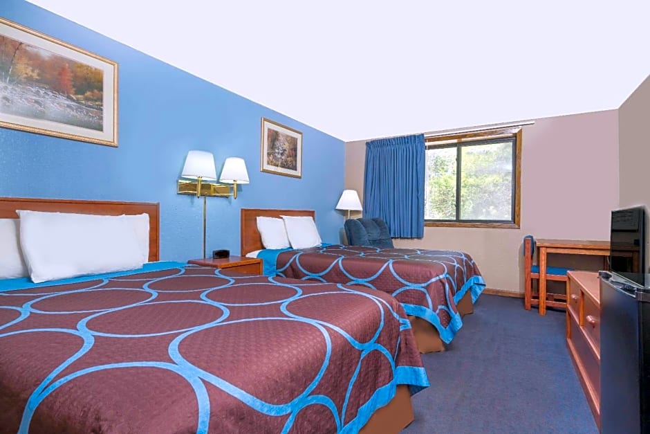 Super 8 by Wyndham Mankato
