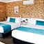 Kennedy Drive Boutique Motel & Nursery- Close To City Centre & Airport