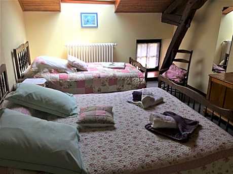 Double or Twin-Standard-Ensuite with Shower