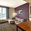 La Quinta Inn & Suites by Wyndham Chattanooga - Lookout Mtn