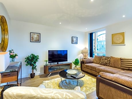 2 Bed Property Close to Heathrow Airport