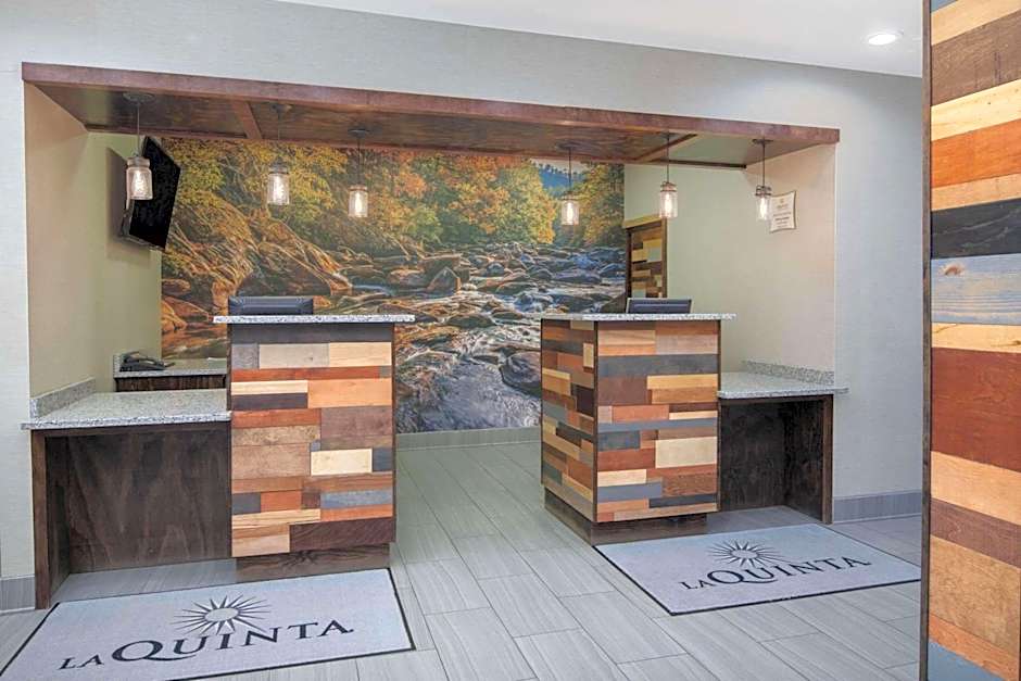 La Quinta Inn by Wyndham Calhoun South I-75