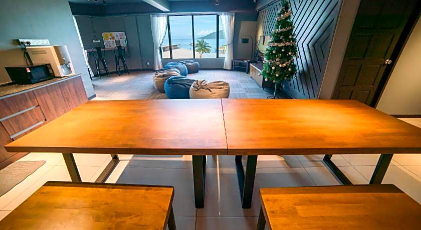 Homy Seafront Hostel