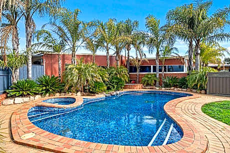 Peppermill Inn Motel