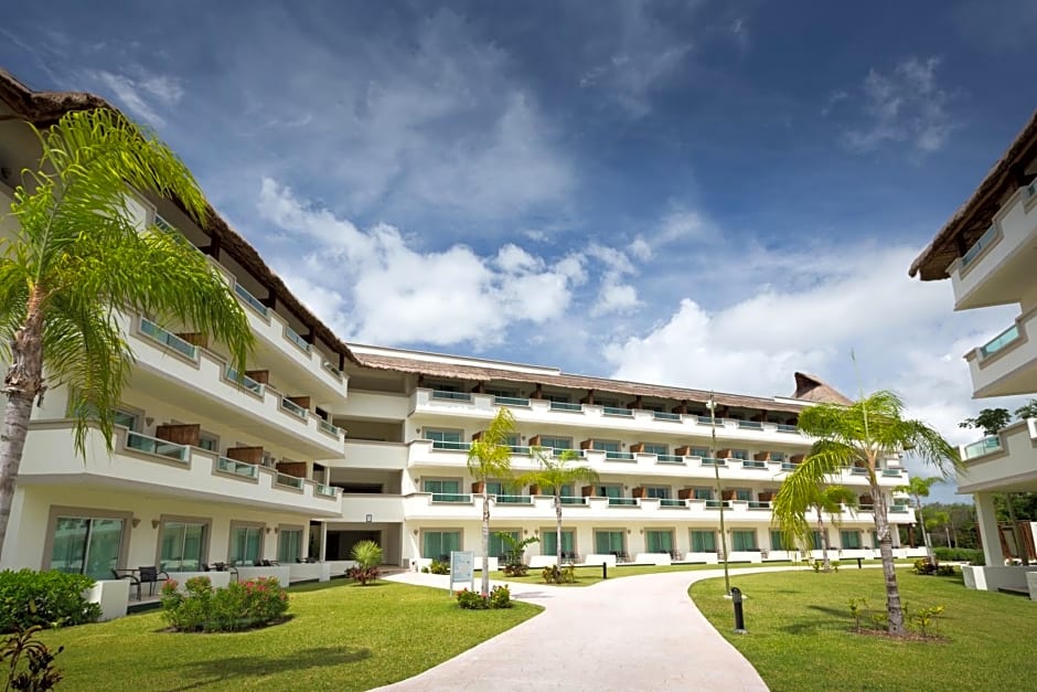 Blue Bay Grand Esmeralda - All Inclusive