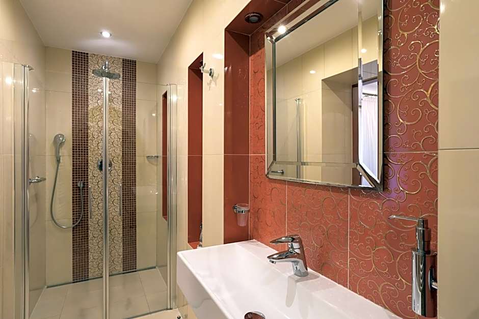 HOTEL I RESTAURACJA BROCHÓW