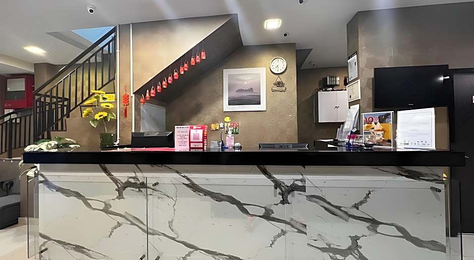 Signature Hotel