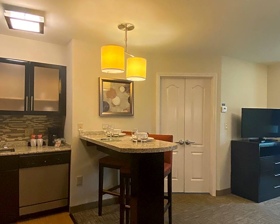 Staybridge Suites Syracuse Liverpool By IHG