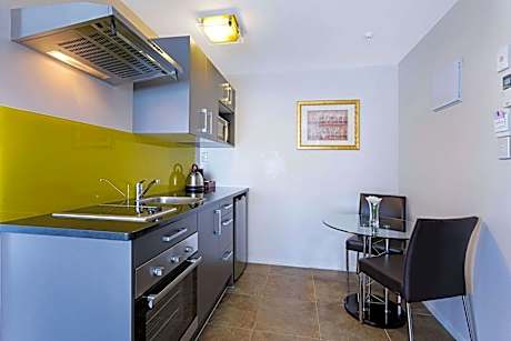 Executive Suite with Kitchen
