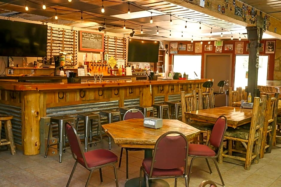 Southfork Lodge - Riverside Inn