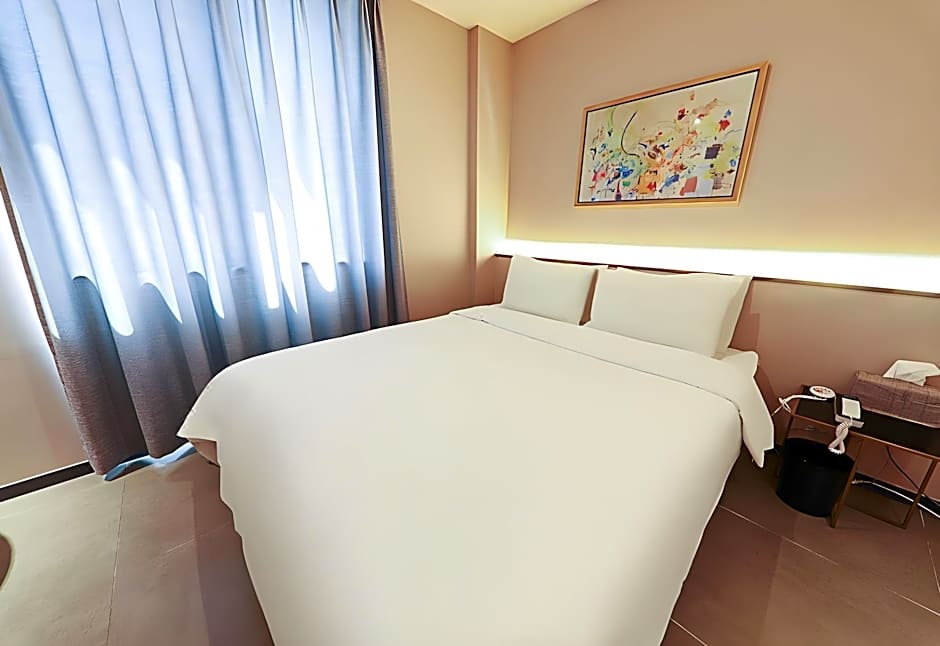 Changwon Brown dot Hotel Palyong