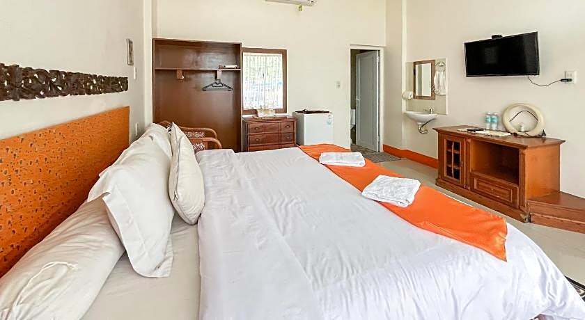 Urbanview Poma Hotel