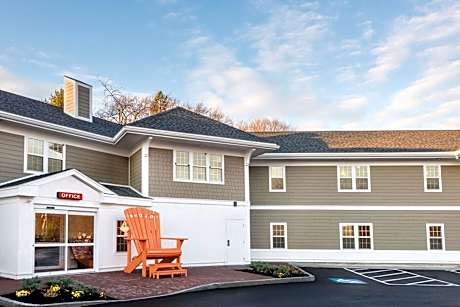 Howard Johnson by Wyndham Quincy