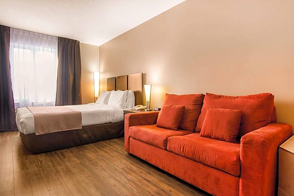 Econo Lodge St. Apollinaire