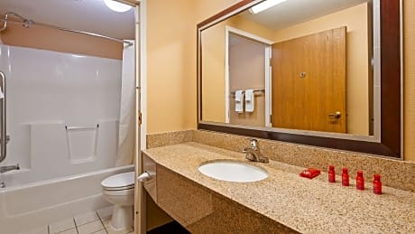 2 Queen Beds Whirlpool Non-Smoking