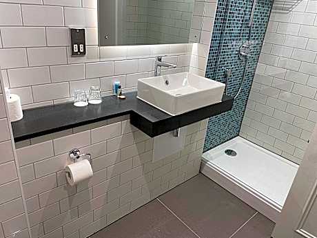 1 Double 1 Single Bed Premium