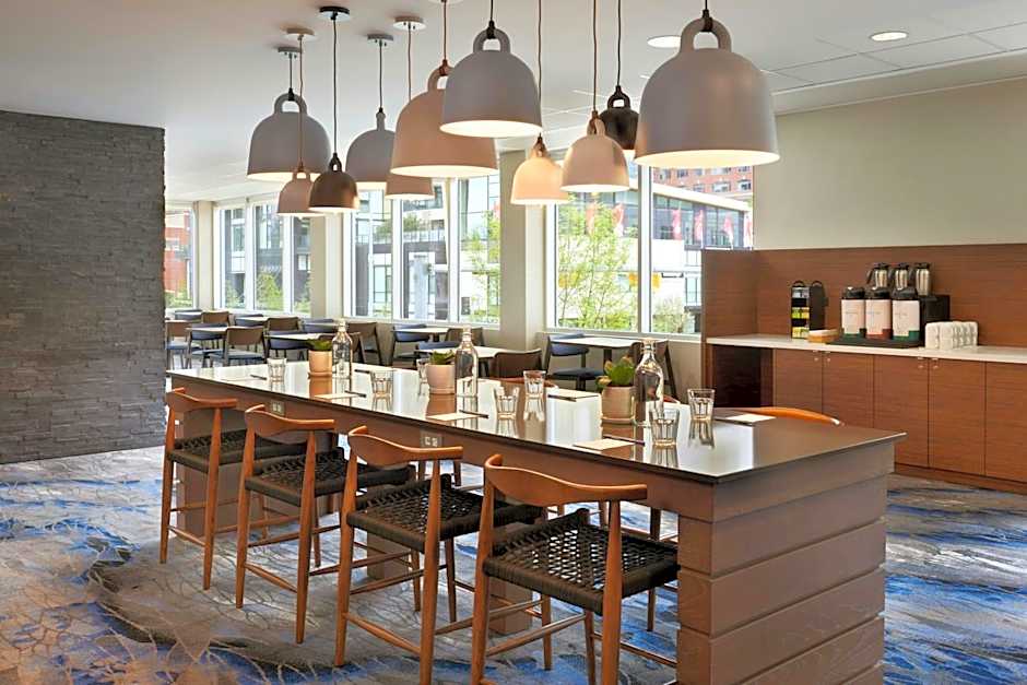 Fairfield Inn & Suites by Marriott Calgary Downtown