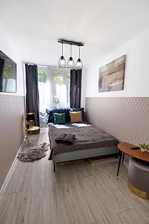 Standard Double Room with Shared Bathroom