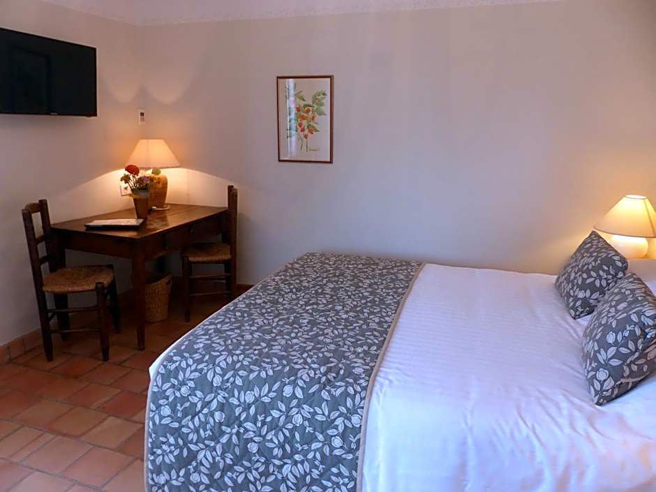 Photo 1 of 5 of Double Room